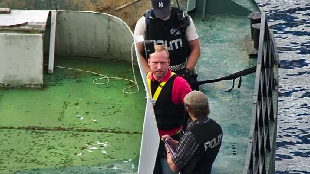 Breivik_zatknutý_loď